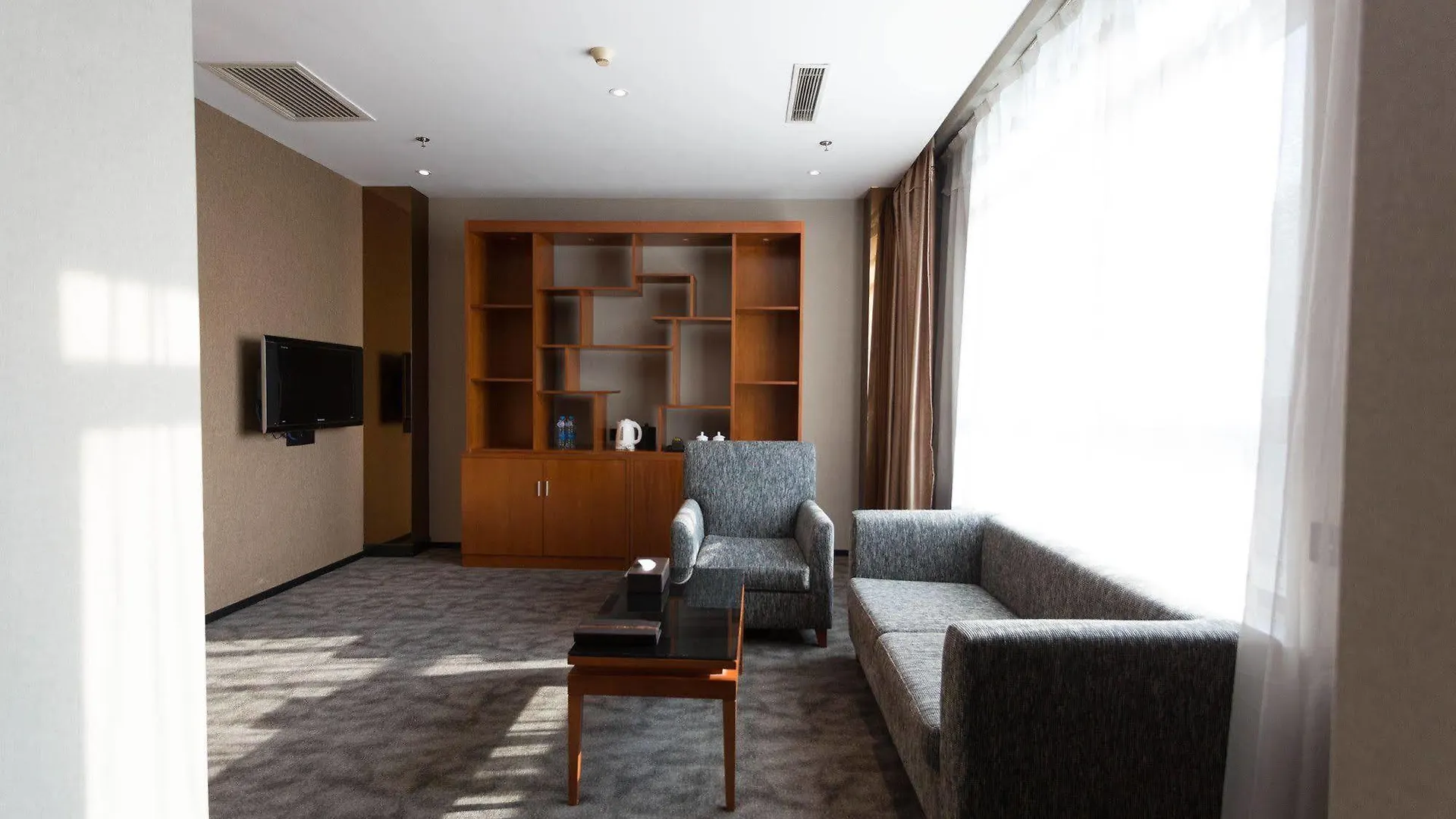 Radiance Hotel Shanghai 4*,